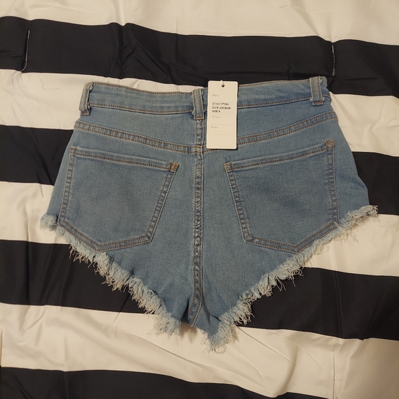 High rise booty shorts - Picture 2 of 3